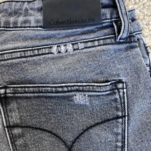 Calvin Klein dark gray denim with blowouts high rise, Size 28 raw hem - Picture 12 of 12